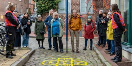 � j �_ u _� m �_ p _� into the strange Ausstellung Hamburg