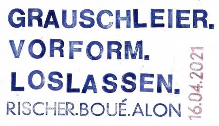 Schaufensterausstellung: GRAUSCHLEIER. VORFORM. LOSLASSEN. Ausstellung Hamburg