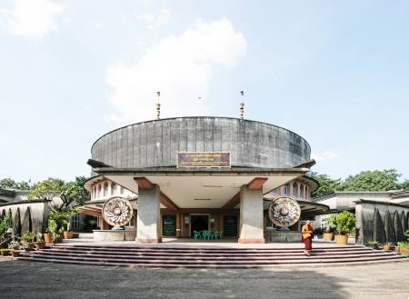 Contested Modernities - Postcolonial Architecture in Southeast Asia