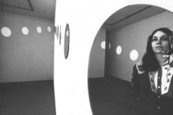 Nancy Holt: Circles of Light - Experimente mit Sound, Bild und Objekten 1966  1986 - Ausstellung Berlin