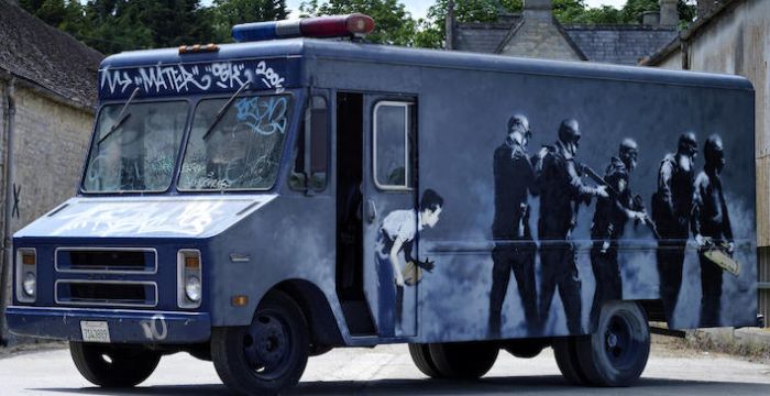 Banksy Auktion - SWAT-Bus fr sechstellige Summe versteigert