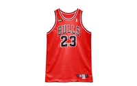 Teuerstes Trikot - 10,1 Millionen Dollar fr Michael Jordan Basketball-Trikot